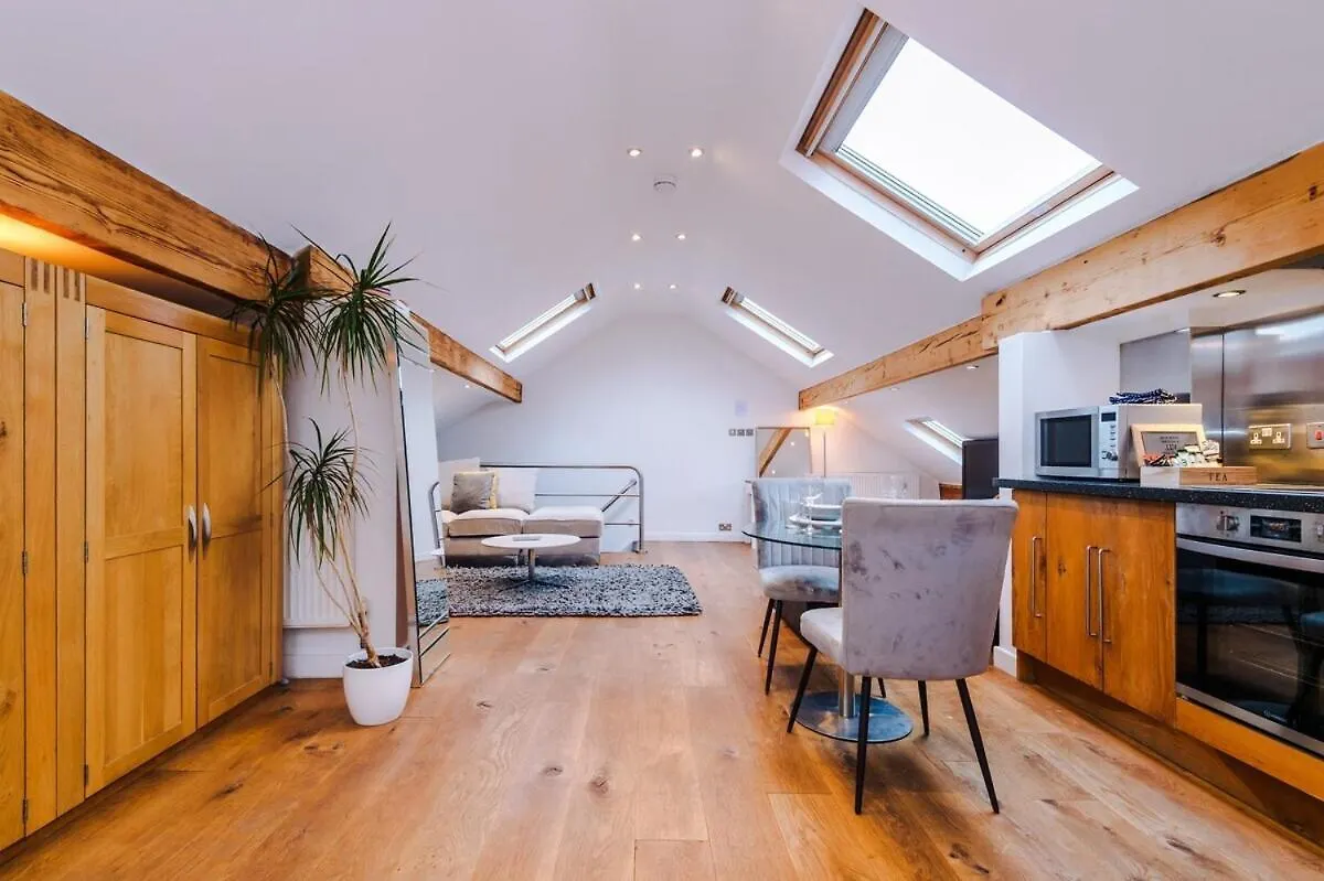 Apartment Suites By Staycay - Cheadle Hulme