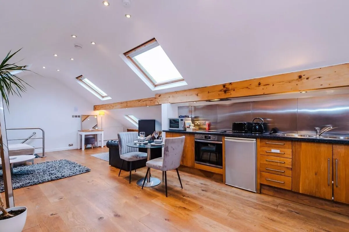 Apartment Suites By Staycay - Cheadle Hulme