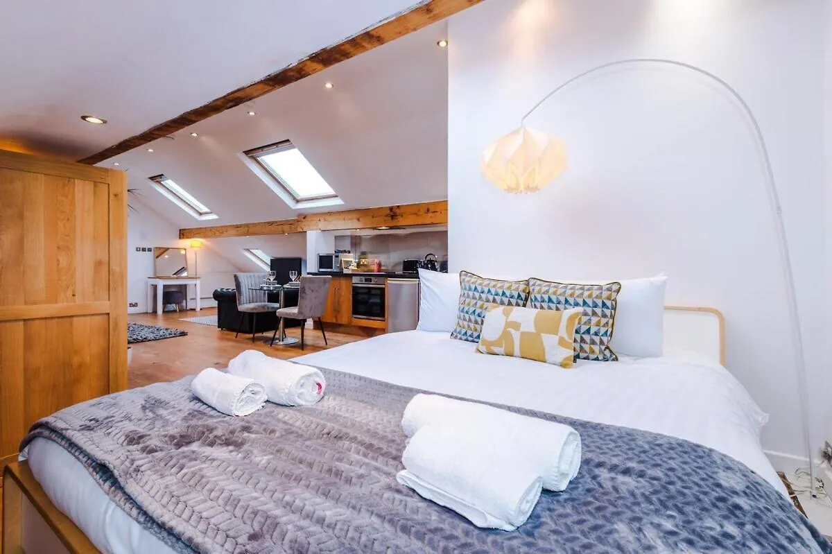 Apartment Suites By Staycay - Cheadle Hulme