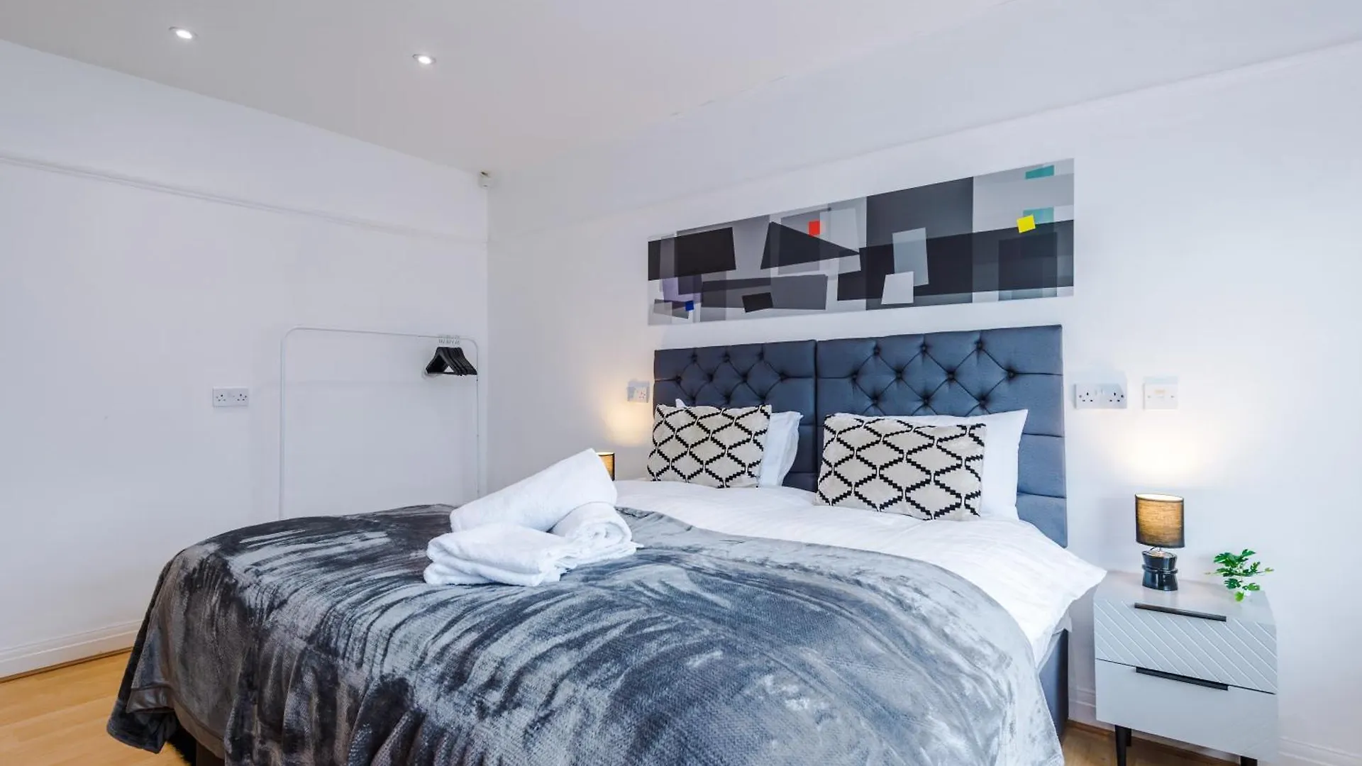 Apartment Suites By Staycay - Cheadle Hulme 0*,  United Kingdom