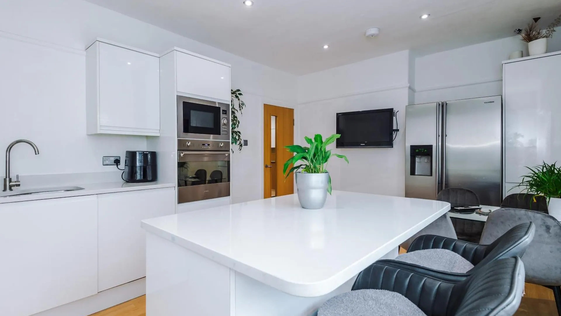 Apartment Suites By Staycay - Cheadle Hulme