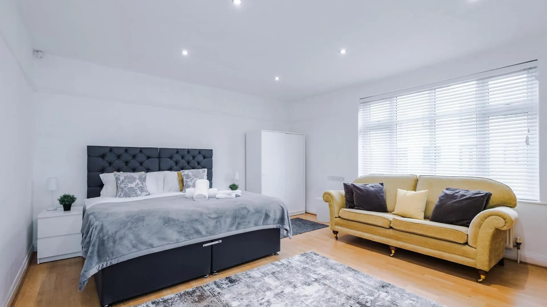 Apartment Suites By Staycay - Cheadle Hulme